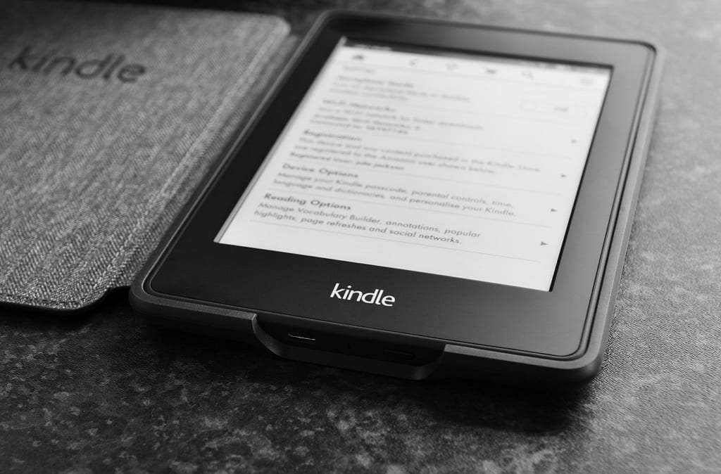 Kindle 第7世代　カバー付き　フル充電可
